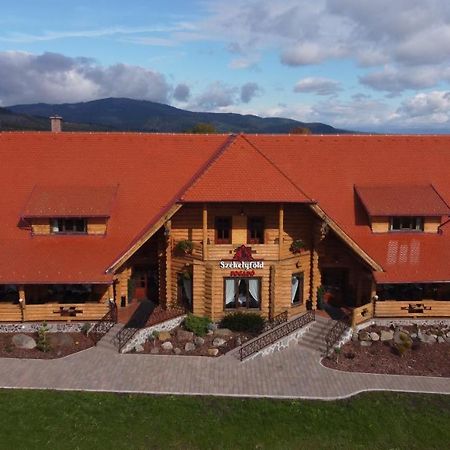 Szekelyfoeld Fogado Hotel Borzont Exterior foto