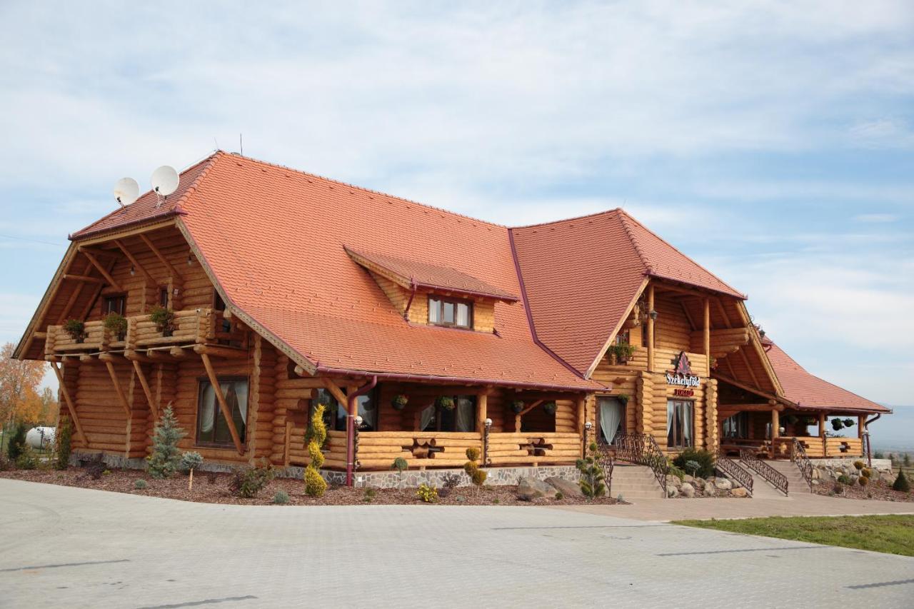 Szekelyfoeld Fogado Hotel Borzont Exterior foto